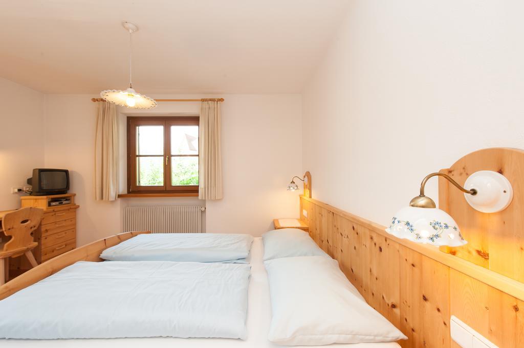 Residence Pichlerhof Rasun di Sopra Room photo