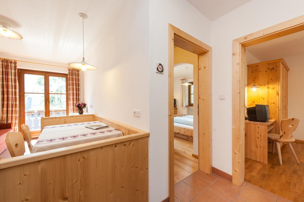Residence Pichlerhof Rasun di Sopra Room photo